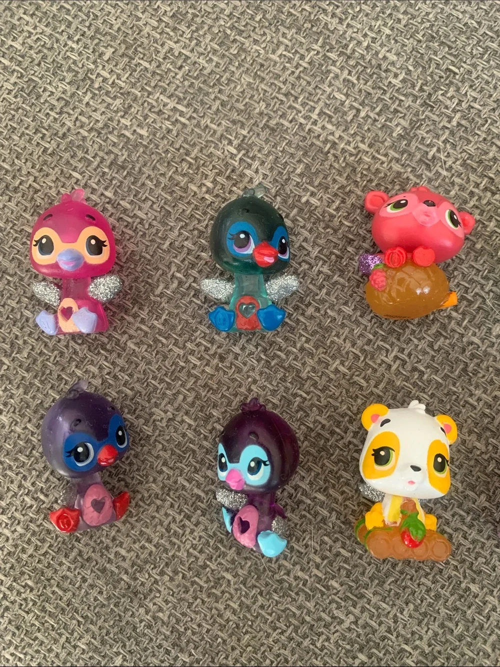 Hatchimals CollEGGtibles Purple Egg Storage Container and Figures